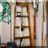 T16. Wooden ladder. 